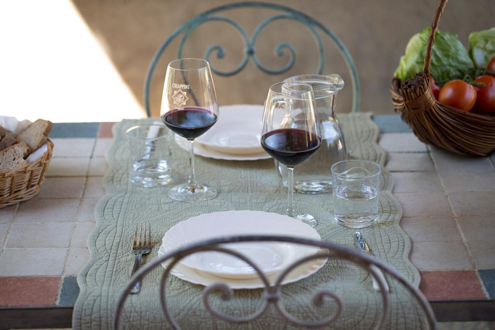 Agriturismo Tra Gli Ulivi, Chiappini Winery Болгери Экстерьер фото