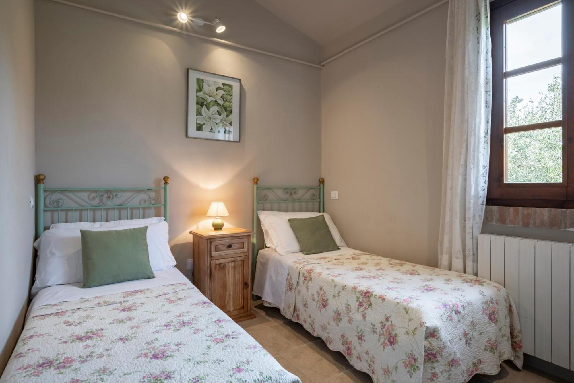 Agriturismo Tra Gli Ulivi, Chiappini Winery Болгери Номер фото
